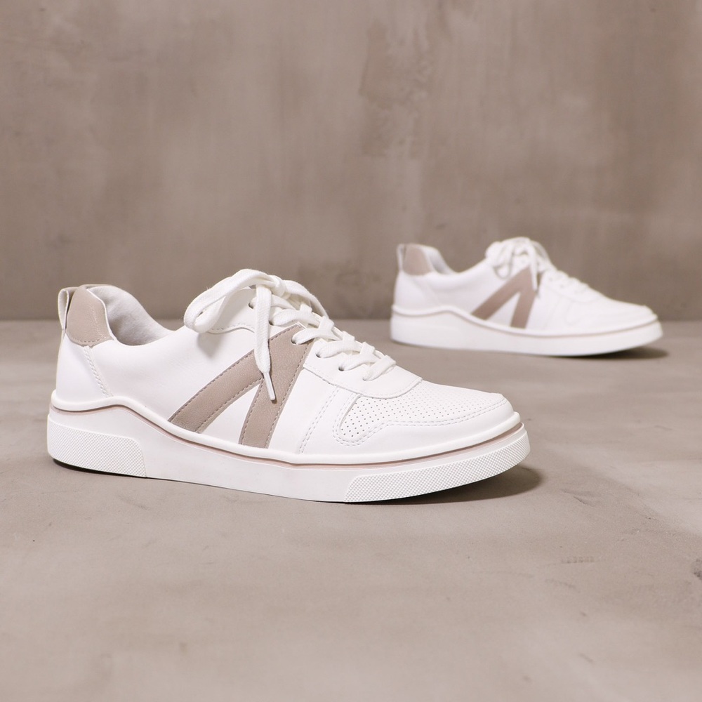 NWT MIA White Sneakers with detail